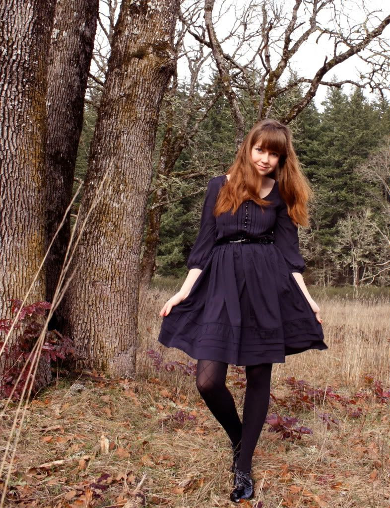 the clothes horse, fashion, style, daily outfit, navy and black, demure dress, knuckle duster ring, vintage style, whimsical