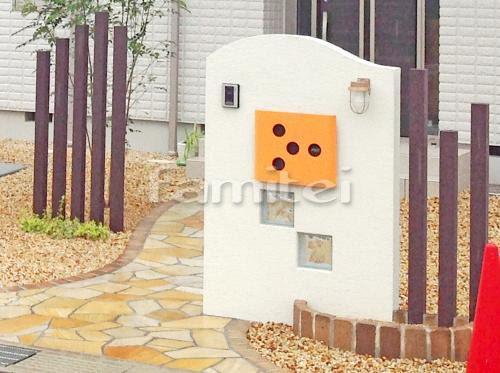 施工例門柱 塗り壁 R加工カーブ曲線デザイン 木製調デザインアルミ角柱 プランパーツ 角材 レンガ花壇 ソイルレンガ アンチックシルバー 現場番号