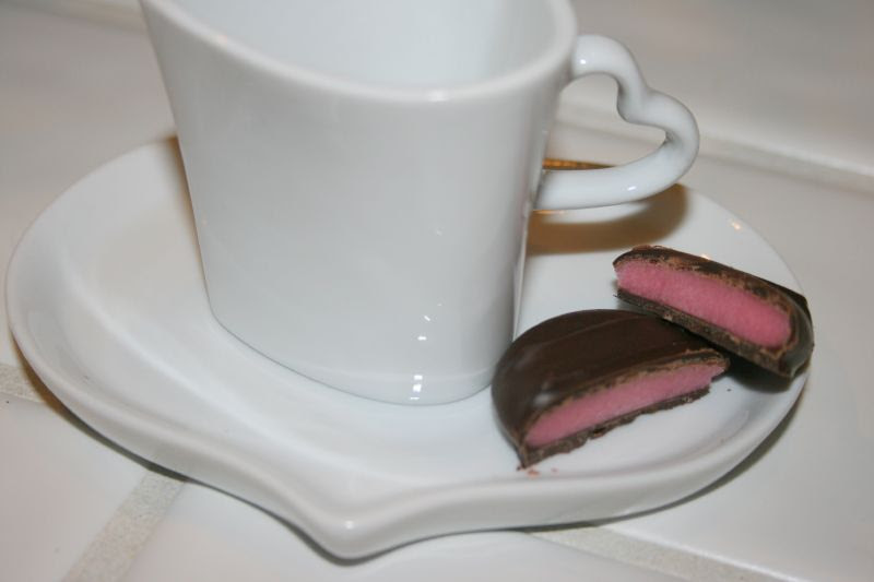 Violet cream