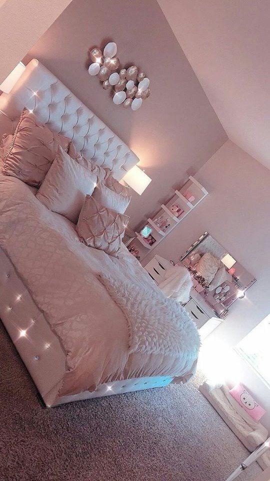 Pink Bedroom Decor