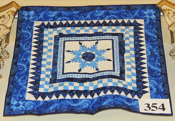 Feathered Star Border Exchange by Karen Roxburgh and Material Girls Bee