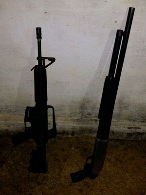Fuzil M-4 e espingarda está entre material apreendido em Pureza, no RN (Foto: Divulgação/Polícia Militar do RN)