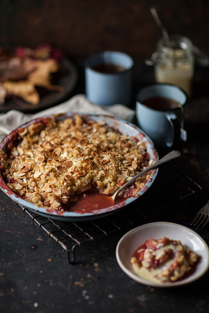 apple and strawberry crumble