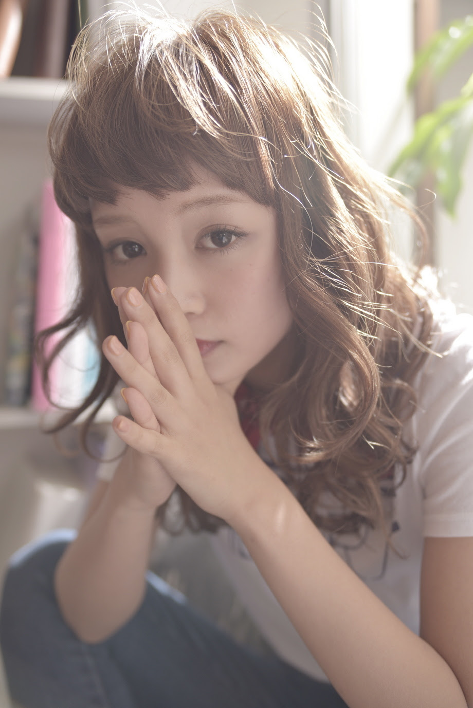 渡部麻衣 モデル マリン 艶カラー ベージュ アッシュ スモーキー ゆるふわ 人気 Ar Fudge 短め バング 前髪 春夏 人気のヘアスタイル カタログなら表参道 原宿の美容室balloon Hair