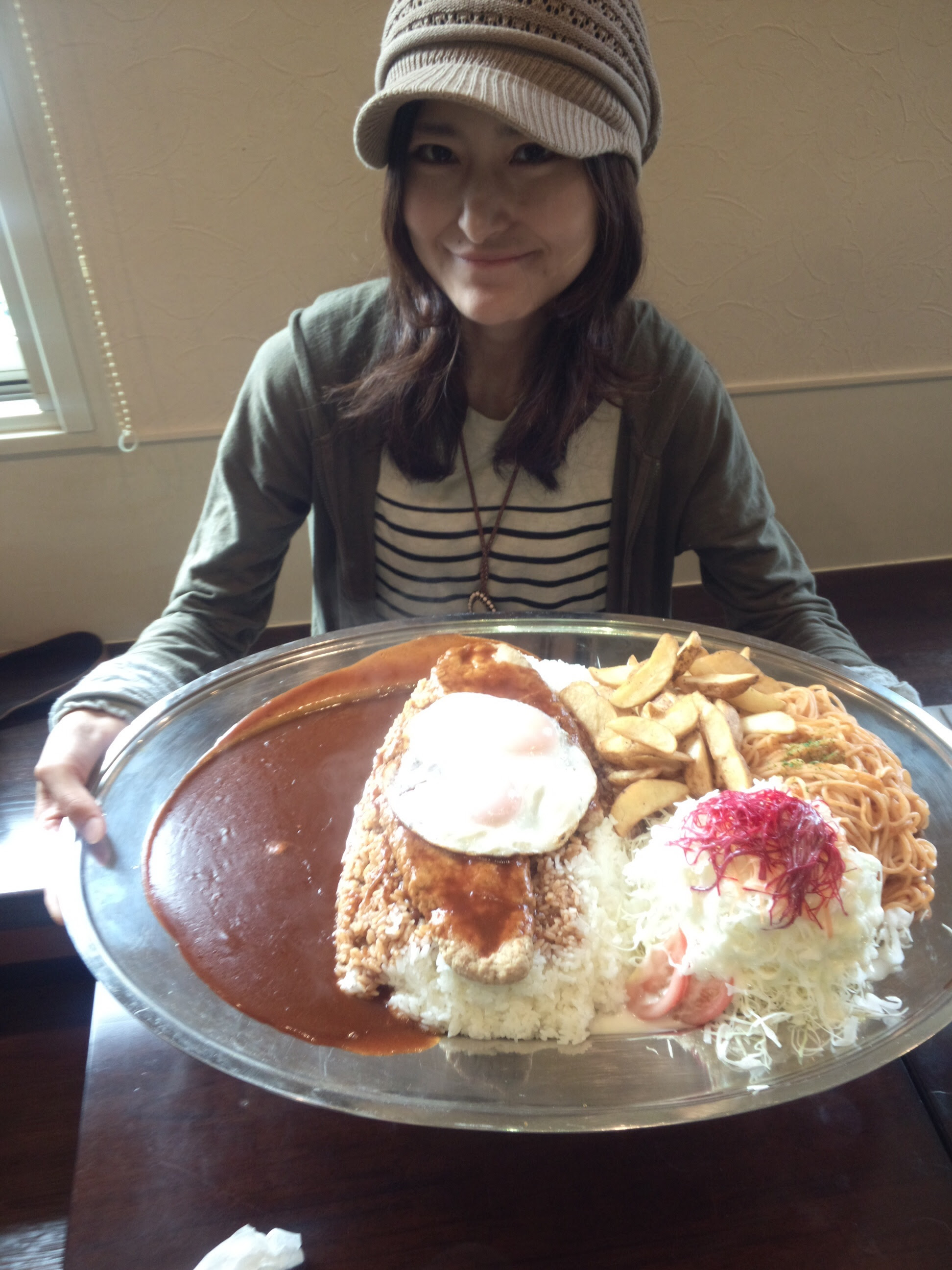 デカ盛り アンジェラ佐藤の食活