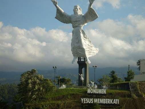 Patung Yesus Tertinggi Kedua Di Dunia Ada Di Manado