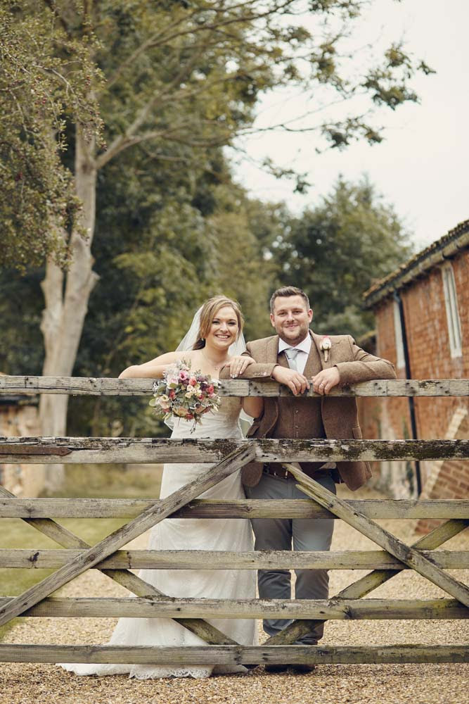 Tudor Barn, Belstead Wedding - www.helloromance.co.uk