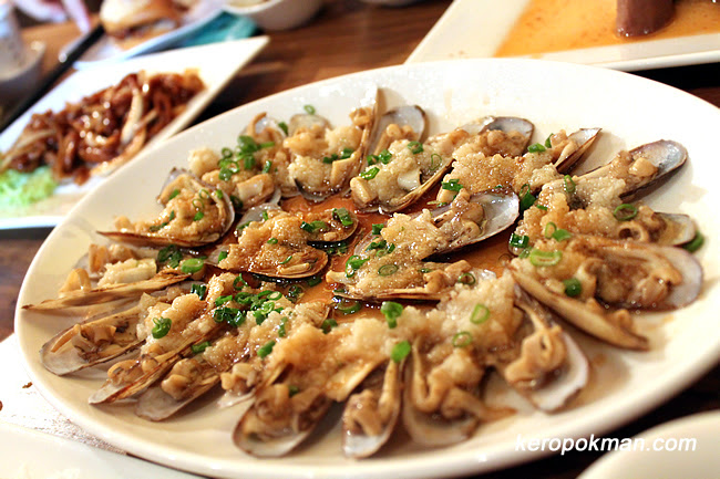Steamed Bamboo Clams with Garlic
