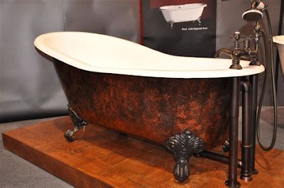 Interior Decorating: Designing A Room With An Old-Fashioned Bathtub