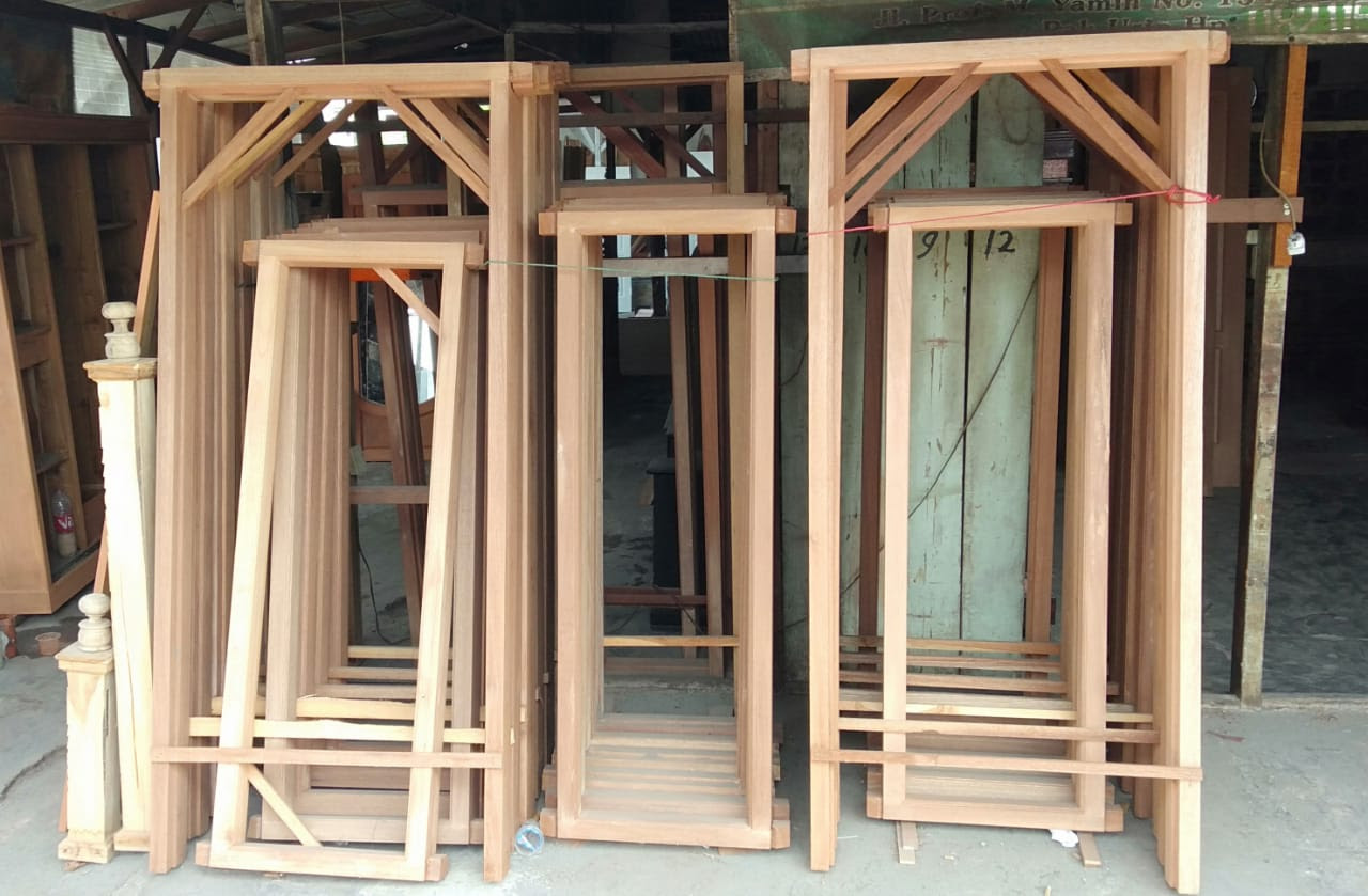 Harga Kusen Kayu Minimalis Raja kusen Harga Kusen Kayu Harga Kusen Kayu Minimalis Raja kusen Harga Kusen Kayu