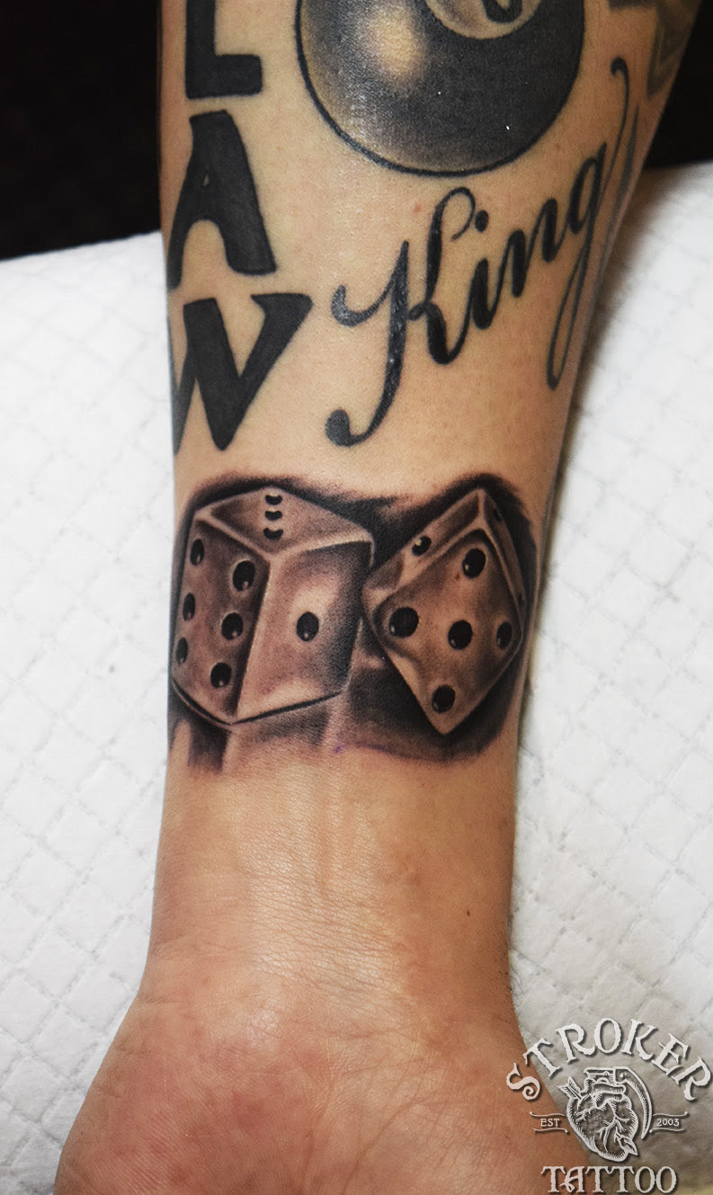 美人 星と薔薇 サイコロのタトゥー Stroker Tattoo