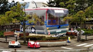 鳥屋野交通公園に超大型バルーンハウス 鳥屋野水簾洞 とやのすいれんどう 鯉釣り情報サイト