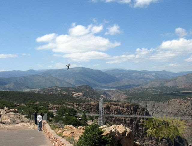 Thrilling-to-Death Rides (19 pics + 2 videos)
