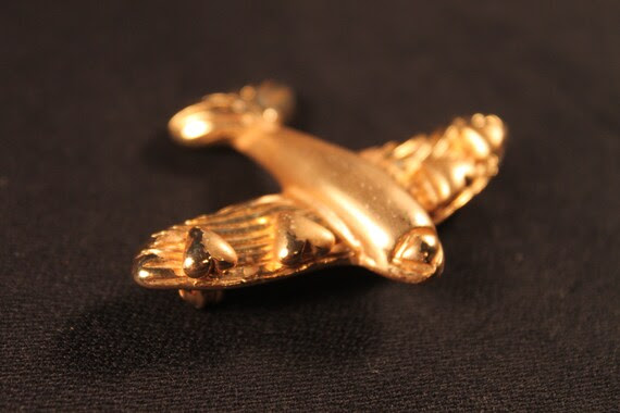 Vintage Brooch, Gold Tone Airplane with Hearts