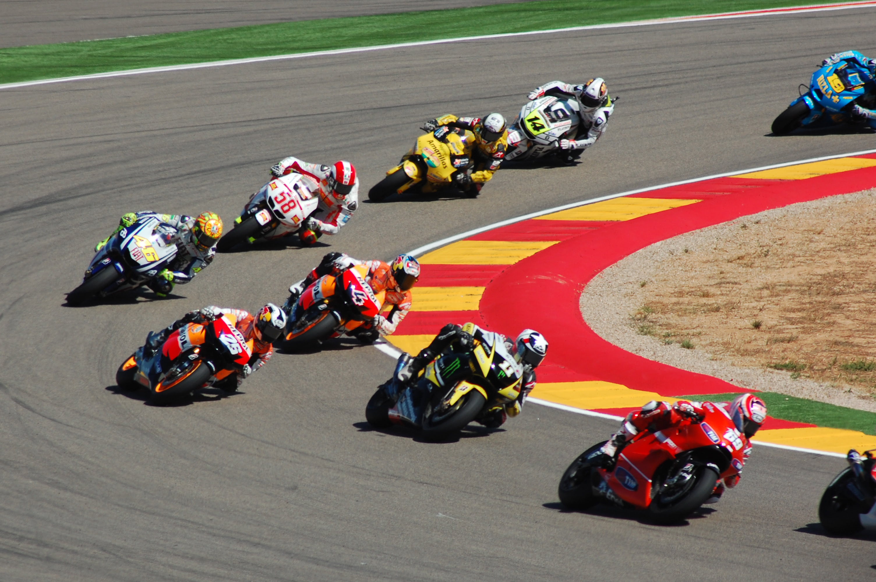 File:Carrera MotoGP Motorland 2010.jpg  Wikimedia Commons