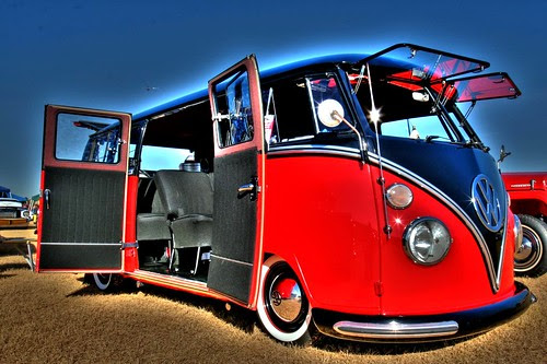 VW Bus with full Safari Windows