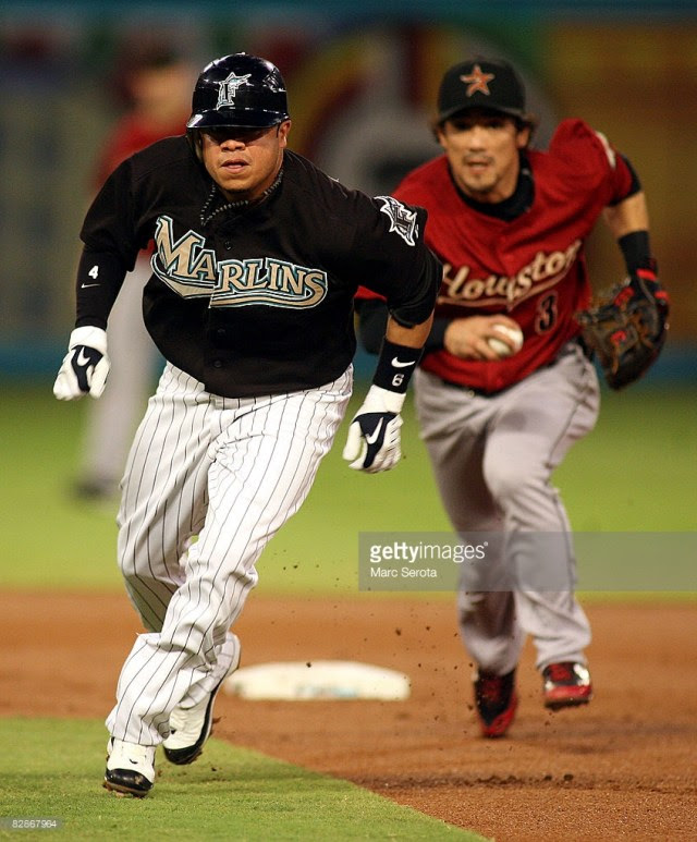 野球のユニフォームはモデルでは着こなせない 毎日野球コラム