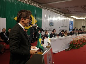 Robinson Faria (PSD) durante discurso no Centro de Convenções de Natal (Foto: Gabriela Freire/G1)