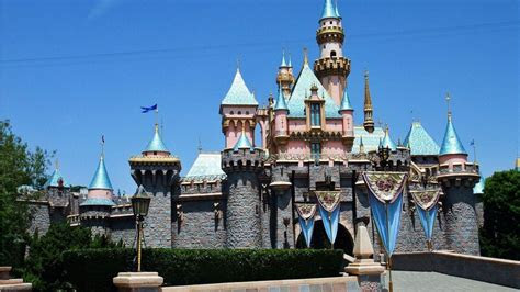 disneyland wallpapers wallpaper cave