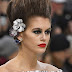 Short Hair Curl Styles For Wedding Guest : Bob Cut Wedding Guest Hairstyles For Short Hair Addicfashion : Curl your hair using a curling iron.
