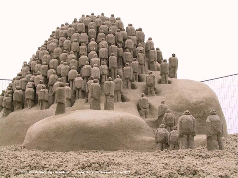 http://orgprepdaily.files.wordpress.com/2007/02/sand_sculpture.jpg