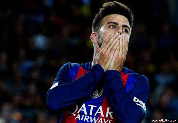 Pique bất bình vì trọng tài thiên vị Real