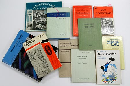 東洋学園大学 史料室 ホーム 年表 業績 資料受け入れ 月報 東洋学園八十年の歩み 年表 東洋学園史 フェニックス モザイク 大学史展示コーナー 流山分室 リーフレット 過去の催し お知らせ English ２０１１年度６月 月報 08年度月報 09