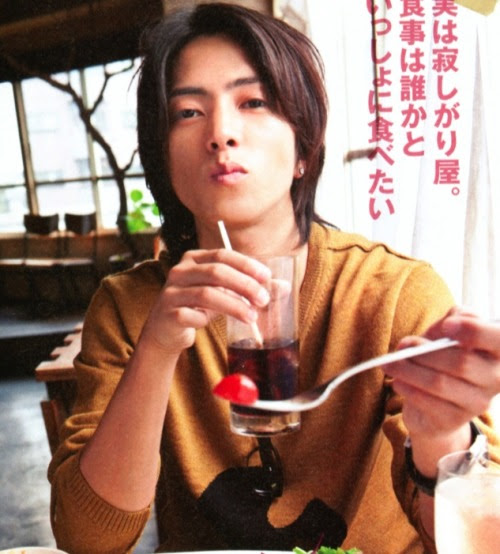kiralogue:

I just know I have the dopiest grin in the world plastered on right now.
But really Pi, stop feeding others and eat it yourself ;(

yamapi u want to feed me? *open my mouth* LOL
thanks bb ♥