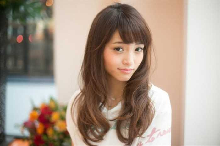山本美月風 大人可愛い巻き髪 表参道のヘアサロンならapis Beauty And Cure