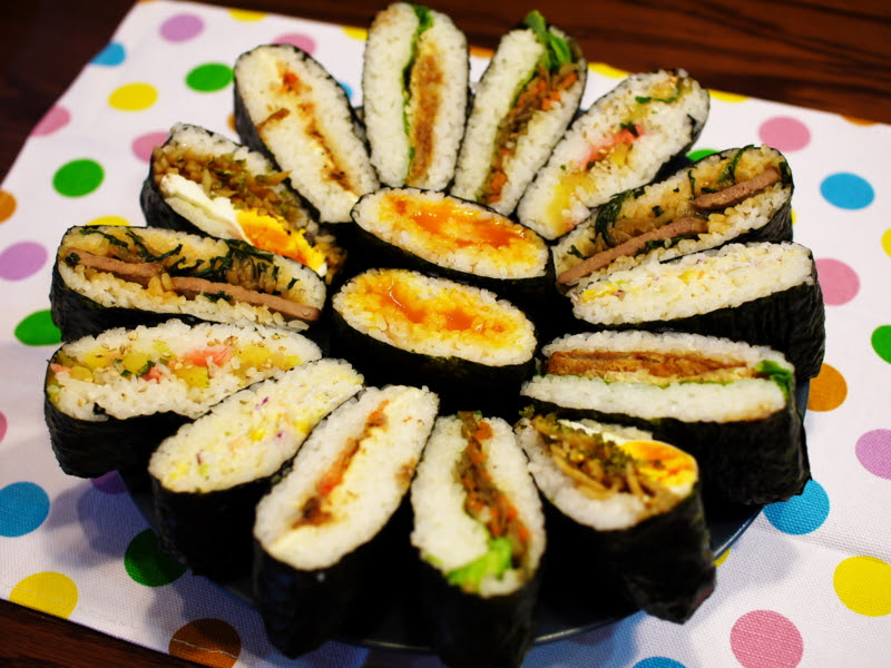 おにぎらず は本当に 簡単 オシャレ なのか おにぎりスキルの低い人がいろんな具で挑戦してみたリアルなレポート メシ通 ホットペッパーグルメ