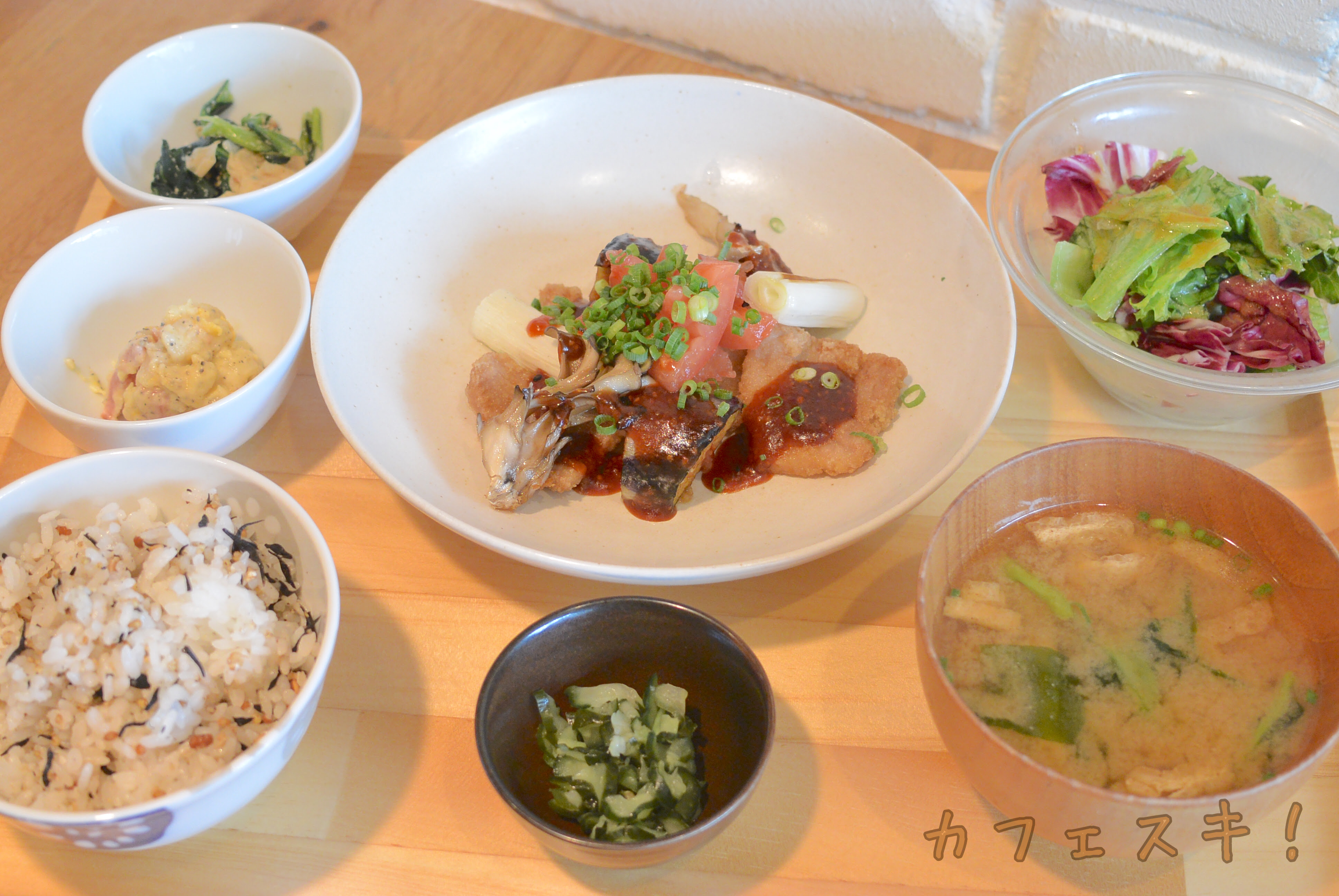 Kitte博多の９階にある おぼんdeごはん のランチをいただく バランスのとれた定食で お腹も心も満たされる 晴れ家カフェ