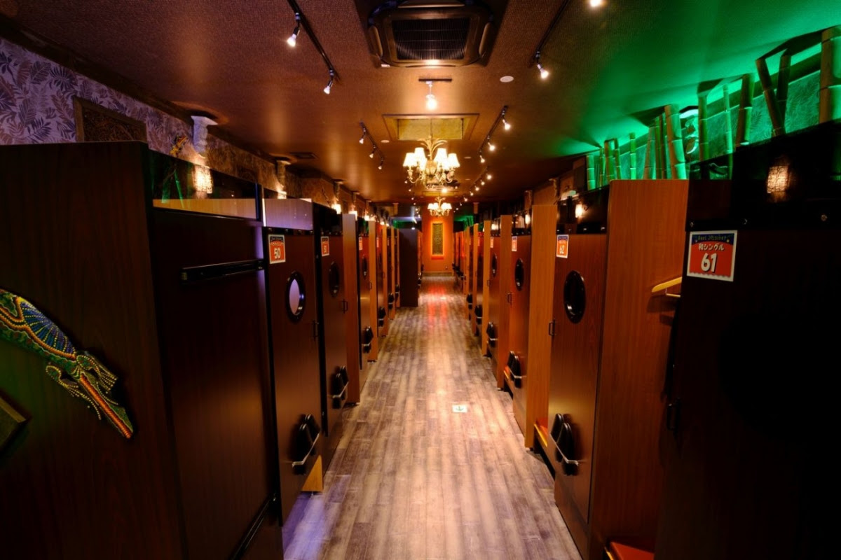 亜熱帯 豊川駅東口店 愛知県 東三河 インターネットカフェ まんが喫茶 亜熱帯 持込ok 24時間 年中無休 無料wifi