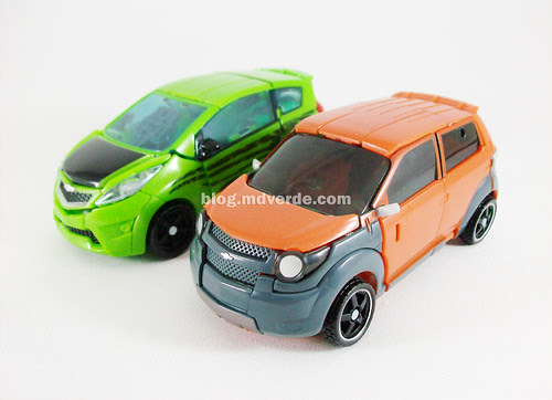Transformers Mudflap RotF Deluxe vs Skids - modo alterno