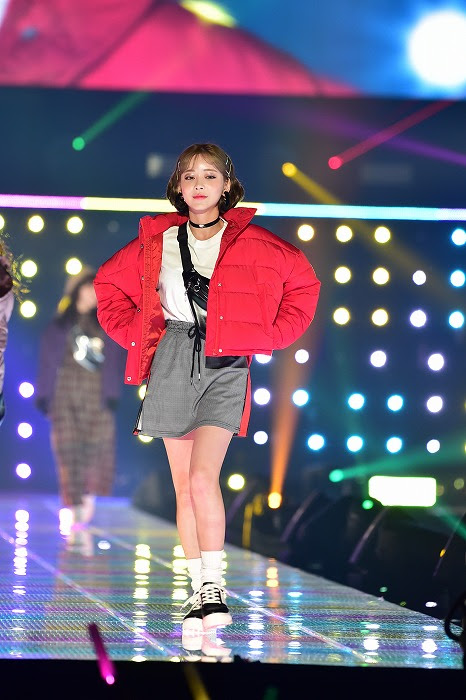 インスタで話題の韓国人気モデル テリ 日本初ランウェイで可愛さ爆発 Tgc18 A W Girlswalker ガールズウォーカー