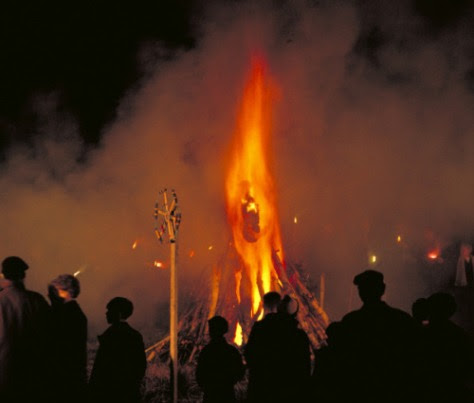 England's National Holiday ~ The Burning Of Guy Fawkes Effigy Night. General George Washington Outlawed This Anti-Catholic practice by puritans.