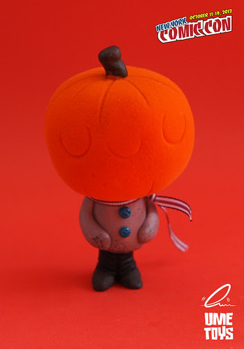 Hugo Shortpants flocked by [rich]