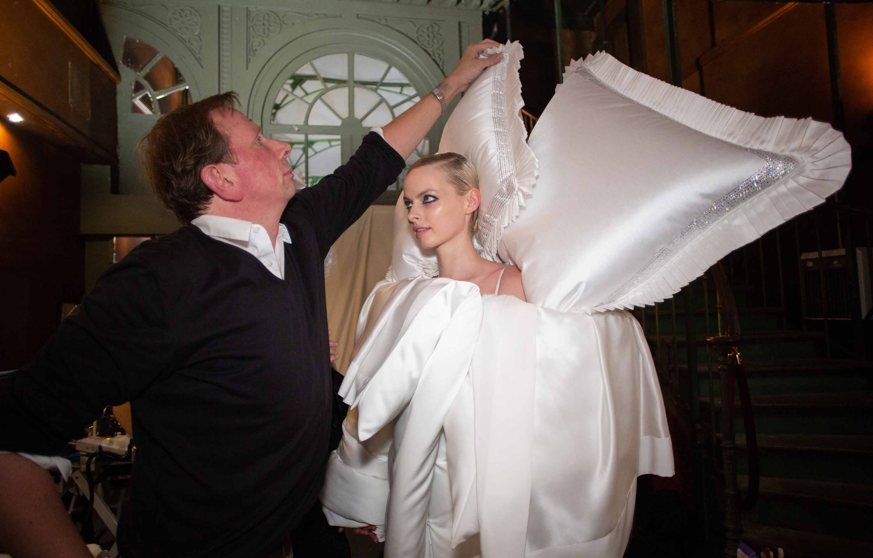 Viktor Rolf Autumn Winter 18 Haute Couture Behind The Scenes Cnn Style