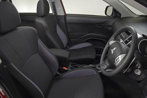 Mitsubishi Outlander Front Seats Interior Photo