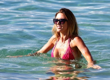 English: Audrina Patridge Bikini Hawaii December 26, 2013