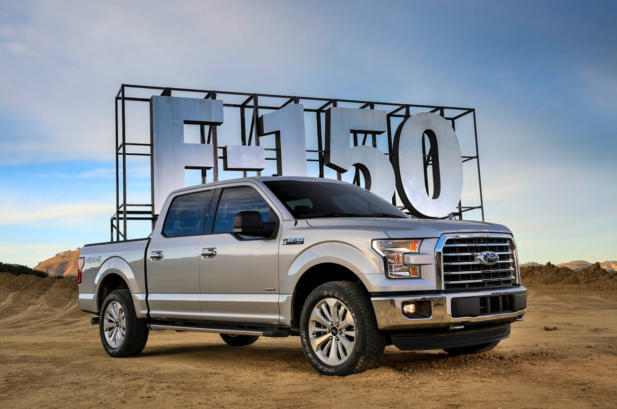 2017 Ford F 150 front three quarter 1