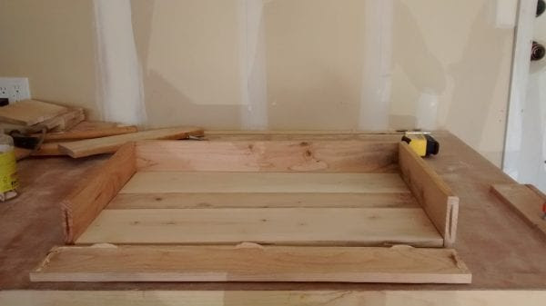 remodelaholic-pallet-wood-tray-11