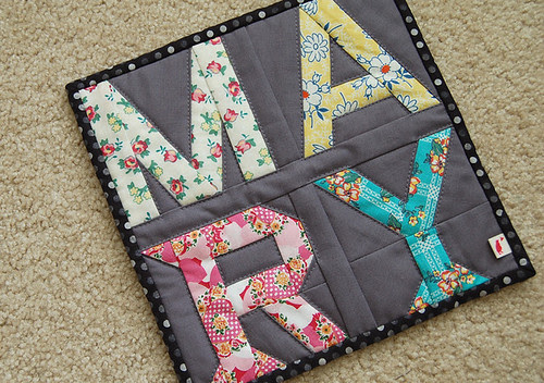 mary mug rug