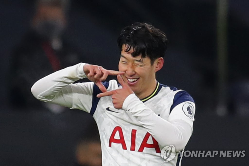 손흥민, EPL 10호골 '쾅'…1골 1도움 활약으로 2-0 승리 앞장 | 연합뉴스