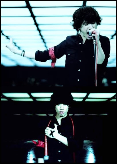 One Ok Rock Takaのファッションにフリーメイソン 腕のバンダナが One Ok Rock Life Blog ワンオク ライフ ブログ