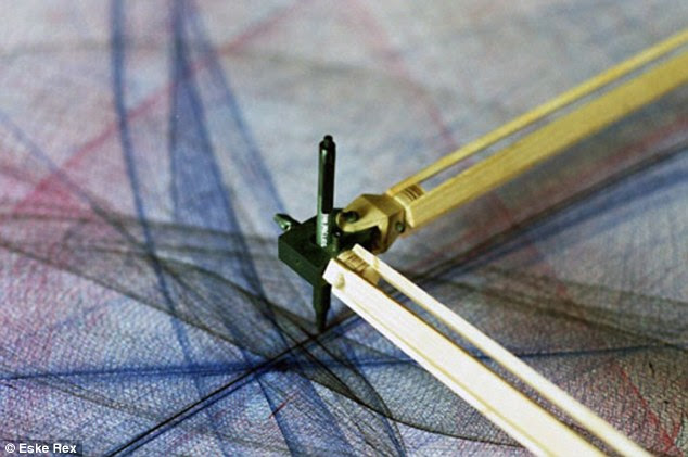 Precise art: The pendulums are set in motion by hand, and their movements are represented by the drawing on the paper