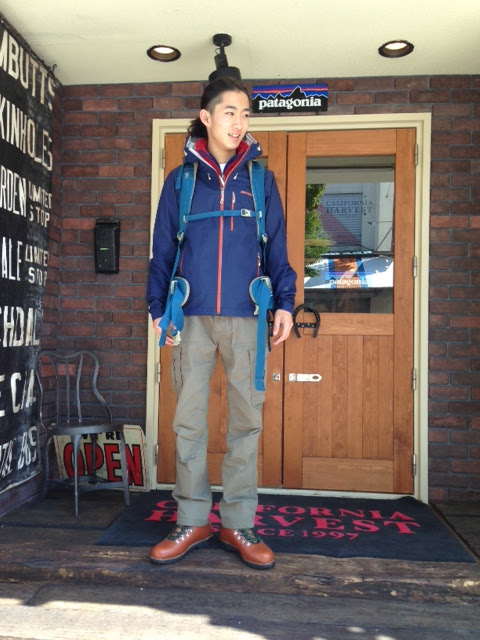 春ハイキングの服装をメンズに解説 高尾山などの軽い登山にも