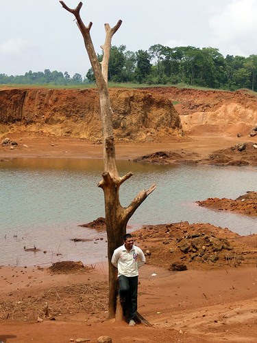 വെള്ളം നിറയുമ്പോള്‍ ഇവരൊക്കെ അങ്ങ് മുങ്ങും...!!!