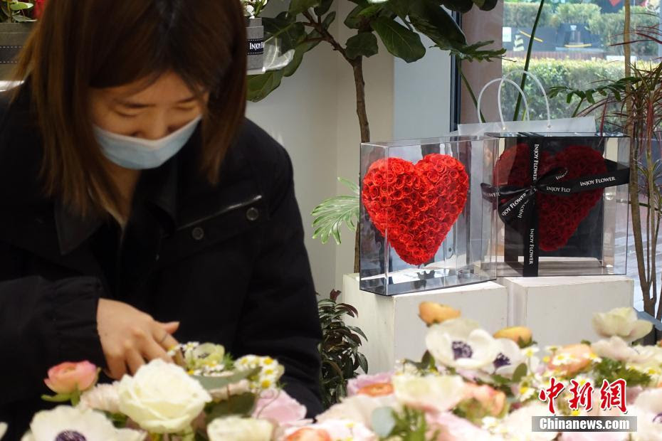 北京 商家推造型花束吸引顾客 中新网