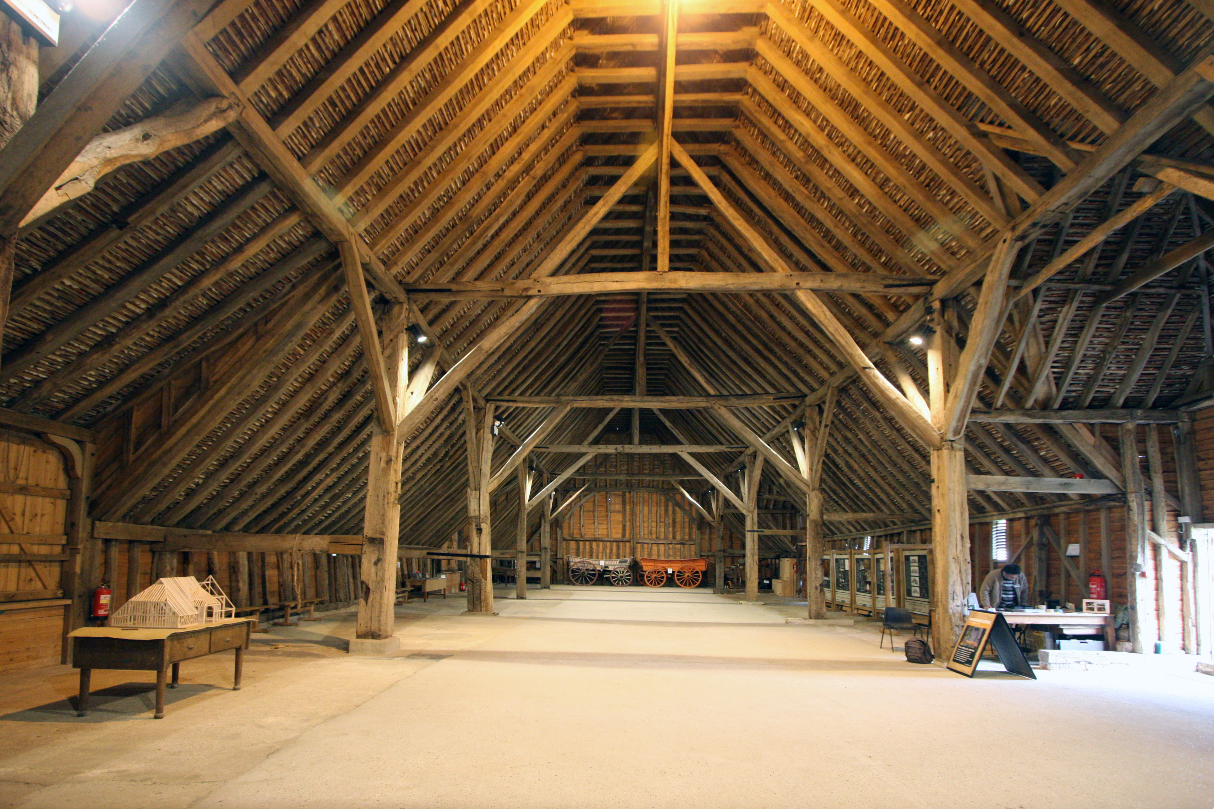 Description GrangeBarn-interior.jpg