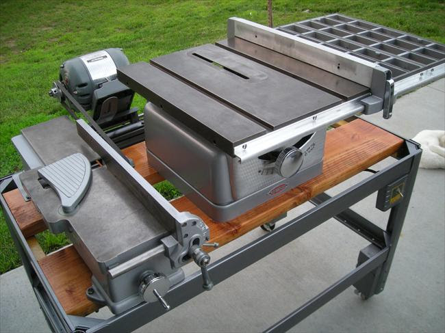 Craftsman - Craftsman Table Saw, 8", 103.22161 mounted with Craftsman 